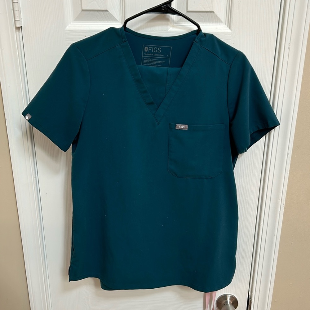 Figs Catarina scrub top